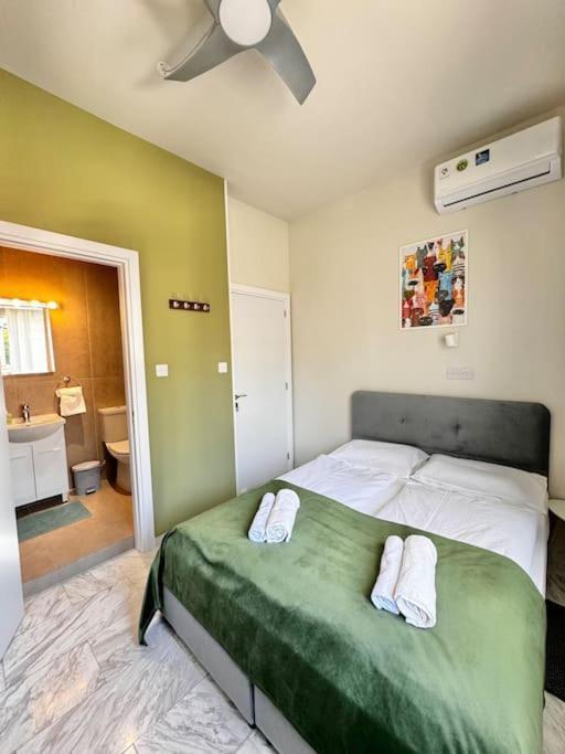 Apartament Smart Comfort Roomn2 With Private Bathroom In Location 250m Limassol